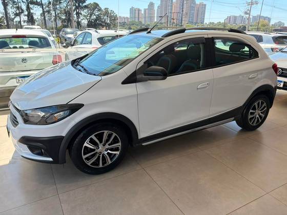 CHEVROLET ONIX 1.4 MPFI ACTIV 8V FLEX 4P MANUAL CHEVROLET ONIX 1.4 MPFI ACTIV 8V FLEX 4P MANUAL